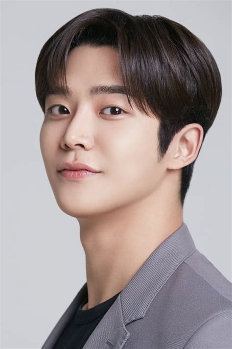 how tall is korean actor rowoon